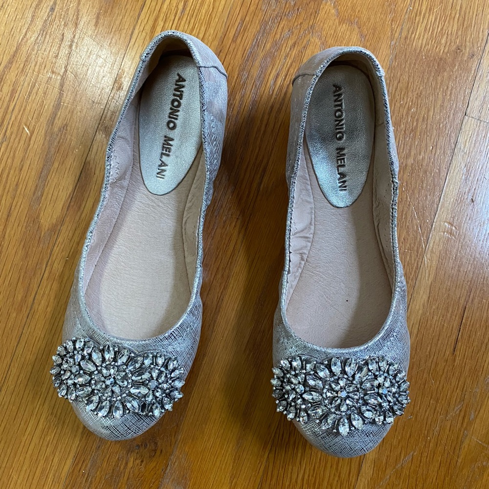 Antonio Melani Flats